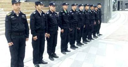 保安人員在安?；顒訄龅貢扇∧男┫尻柊踩夹g防護措施呢?